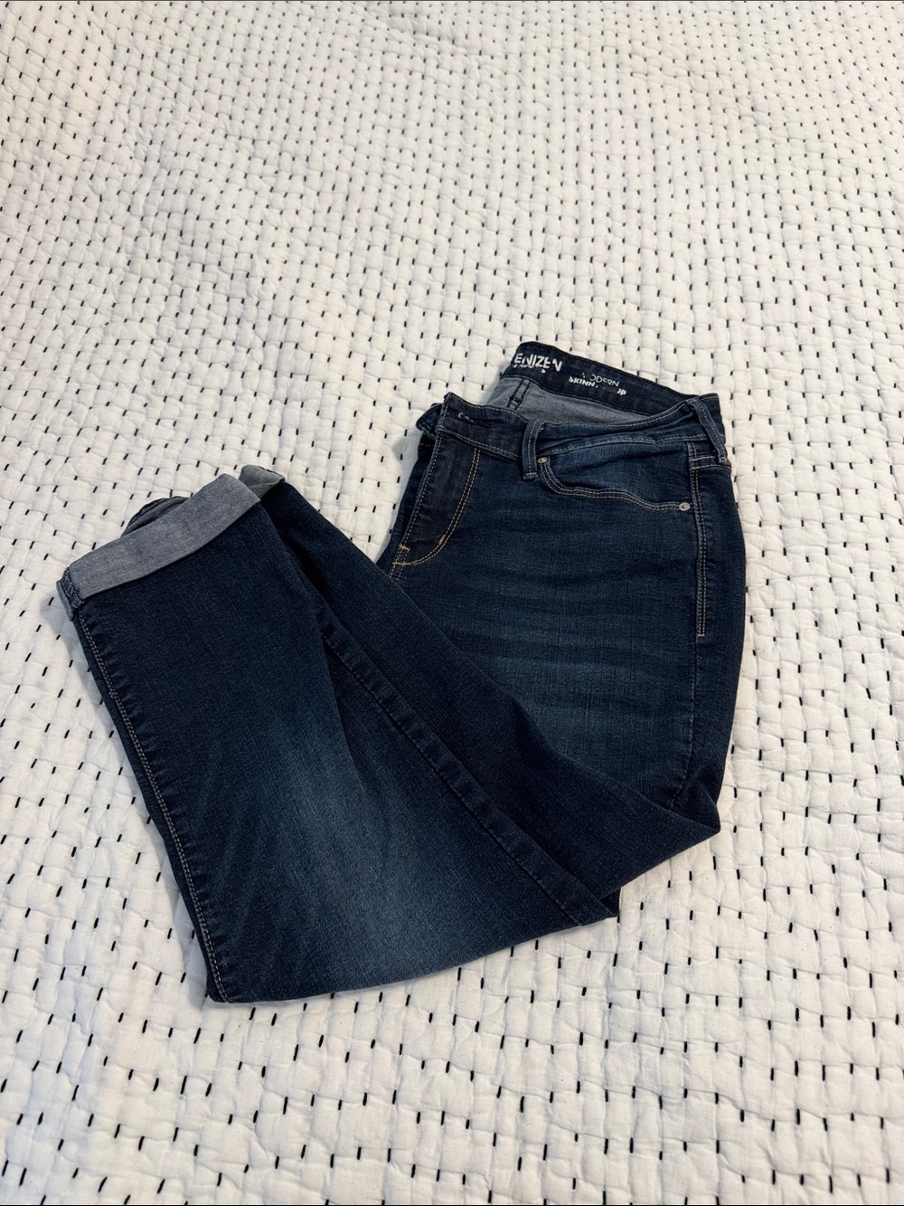 Dark Wash Women’s Capri - Slim Fit